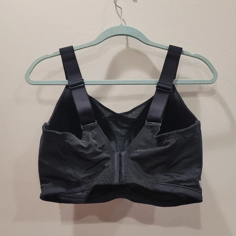 38H Black Livi Active Molded Bra No-wire Medium Impact Sport